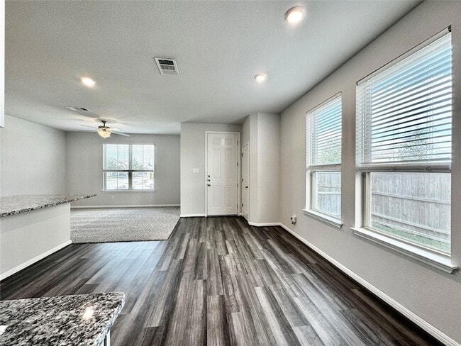 Photo - 5701 Pleasanton Pkwy