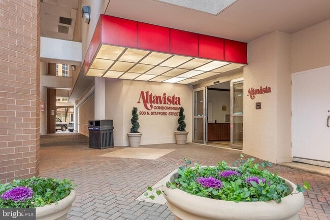 Building Photo - 900 N Stafford St Unit 1410