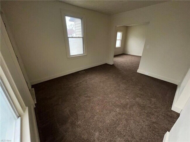 Photo - 3460 Erin Ave