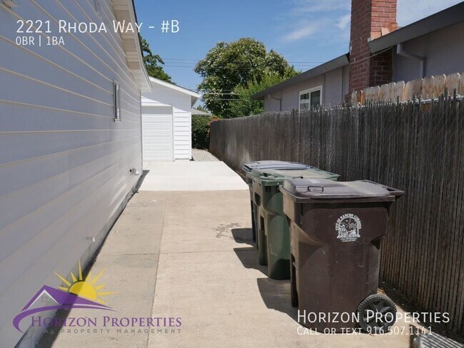 Photo - 2221 Rhoda Way Unidad #B