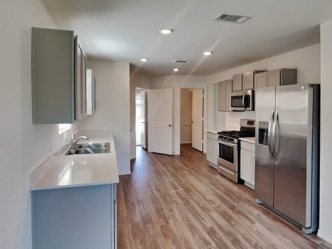 Photo - 18843 Wembley Vis Trl