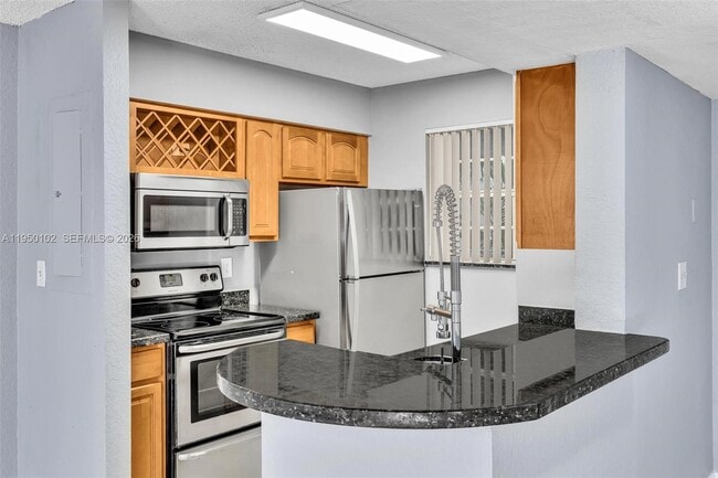 Photo - 2810 N Oakland Forest Dr Unidad 204