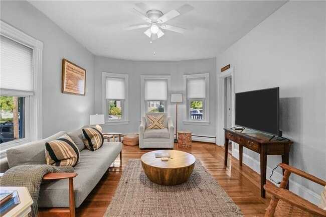 Photo - 48 Constitution St