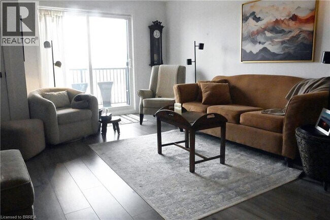 Photo - 4 Spice Wy Unité 204