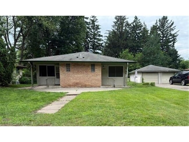 Photo - 7005 Dutton Ave N
