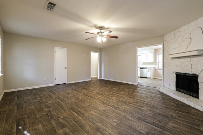 Photo - 843 Tall Deer Dr