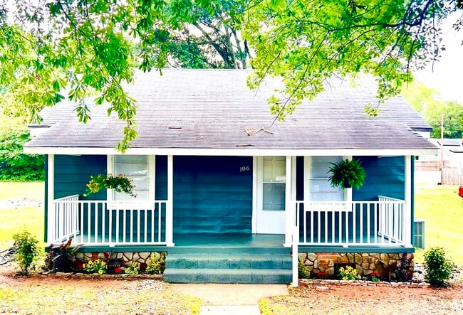 Building Photo - 106 Lester Ave