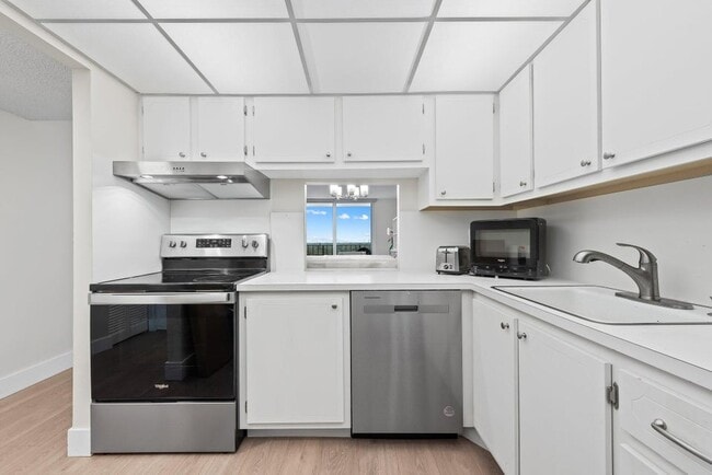 Photo - 1800 N Andrews Ave Unidad 12k Rental