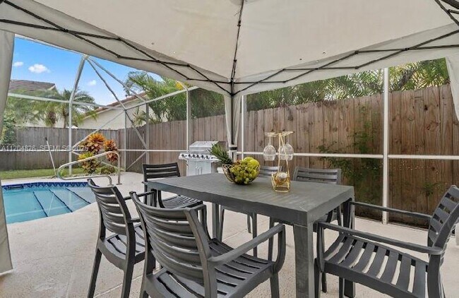 Photo - 2002 Lake Breeze Ct