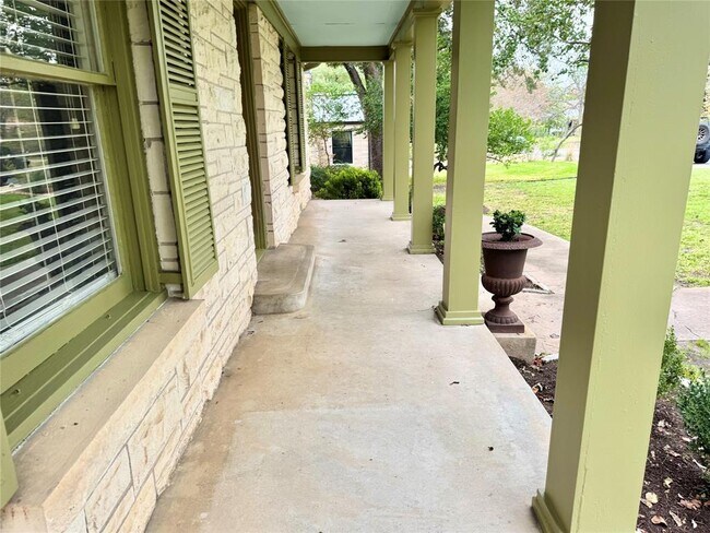 Photo - 1300 Crestwood Rd