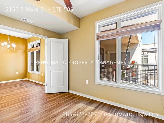 Photo - 2150 S Main St