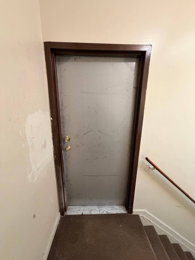 Photo - 392 Montauk Ave. Unidad 2