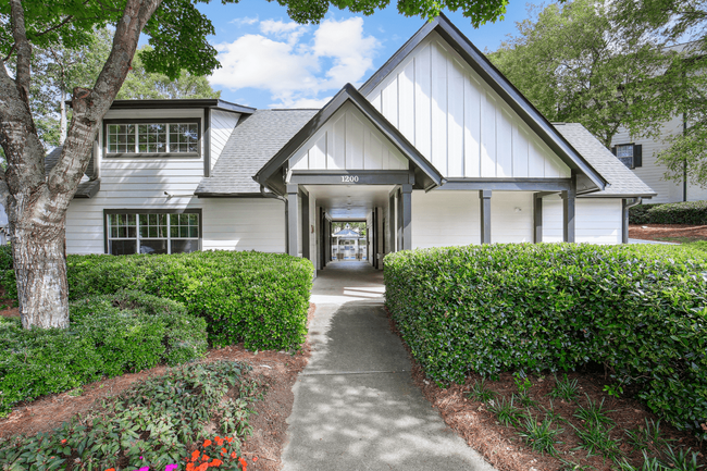 Photo - Grande Oaks at Old Roswell Apartment Homes