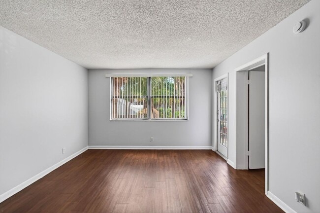 Photo - ONE BEDROOM ONE BATHROOM! WATERFRONT COMMUNITY!! W/D! Unit 24