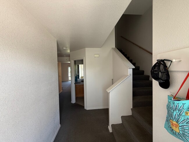 Photo - 913 Cardinal Dr