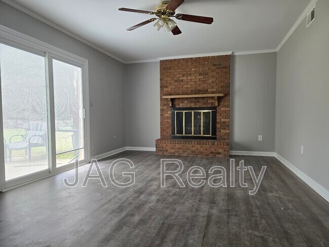 Photo - 1708 Caro-Mar Pl NW