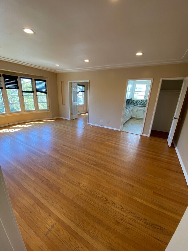 Photo - 626-628 Midvale Ave