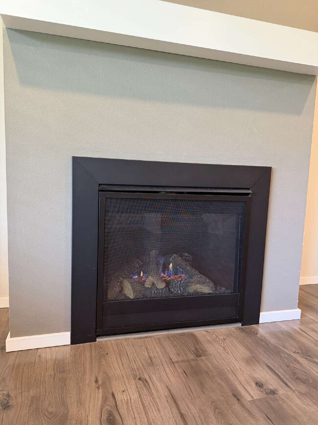 Photo - 3 Bedroom / 2.5 Bathroom Townhome - Near Bethany & PCC