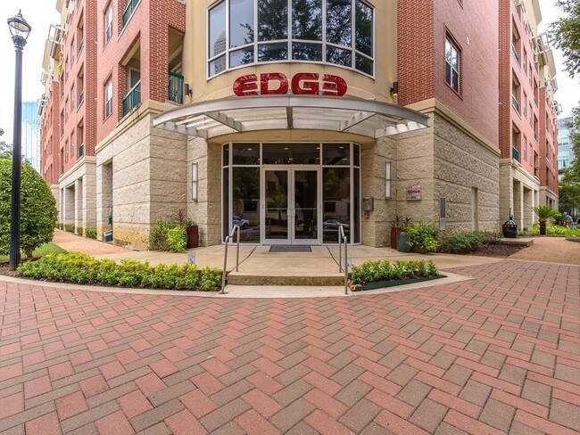 Building Photo - 300 St Joseph Pkwy Unit 215 Rental