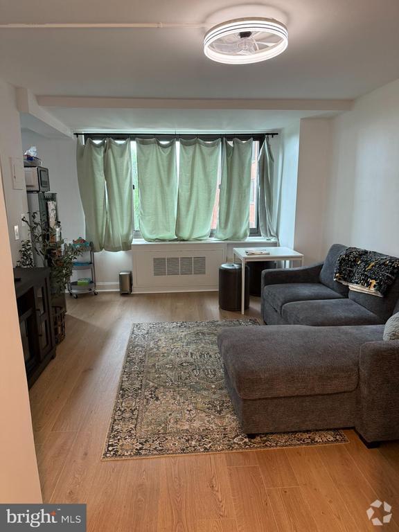 Building Photo - 1021 Arlington Blvd Unit 423 Rental