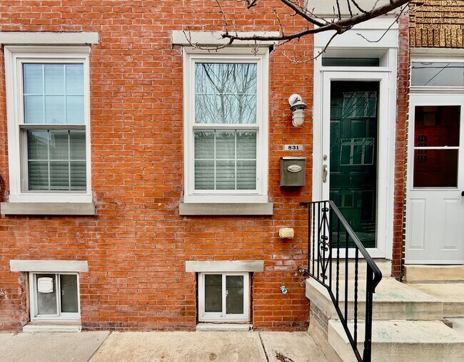 Photo - 2+ BED/1.5 BA Solid HOUSE in great East Passyunk/LOMO location w/ Central AC-HARDWOOD Flooring-WA...
