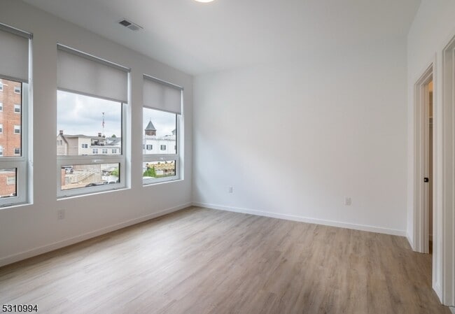 Photo - 22 Schuyler Pl Unit 405