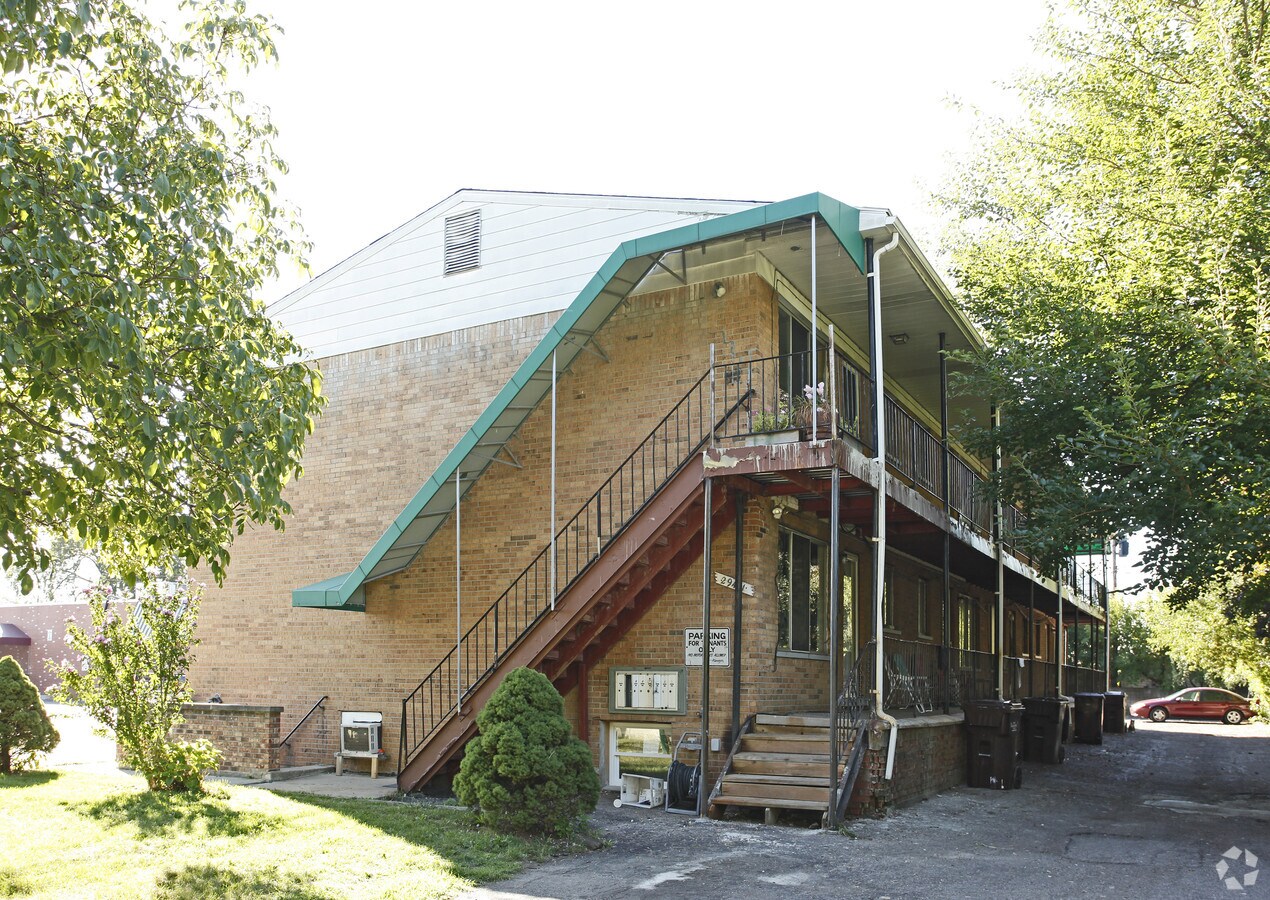 Photo - Maplewood Apartments