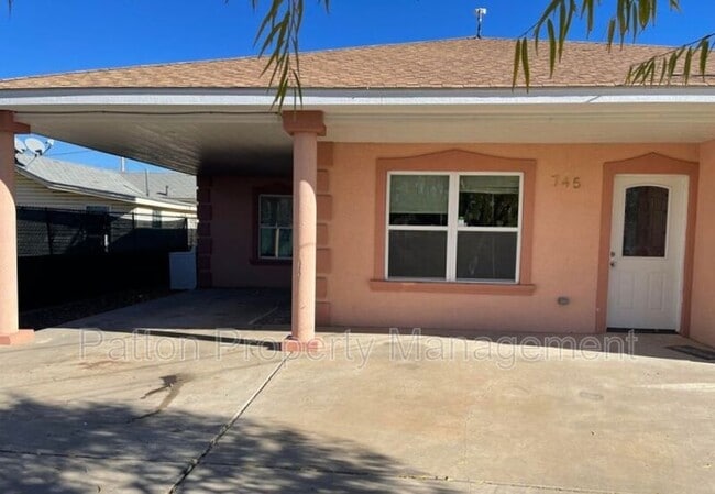 Building Photo - 745 N Aldredge St Unit A