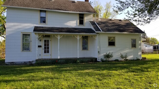Great 2 BR 1 BA in Fairmount - 721 N Morton St Rental