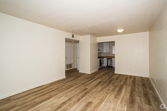 1BR, 1BA - 663SF