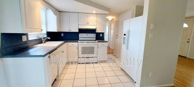 9031 Chantilly Ln