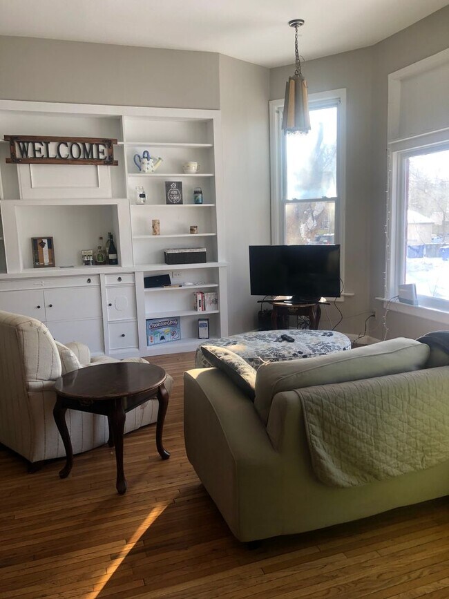 1912 Roblyn Ave Unit 1