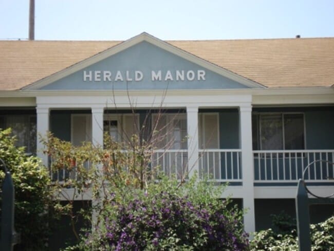 Quaint Apartment Complex in Santa Maria. L... - Quaint Apartment Complex in Santa Maria. L... Unidad F