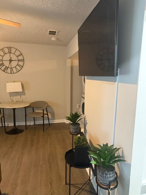 Photo - 151 Lawton St SW