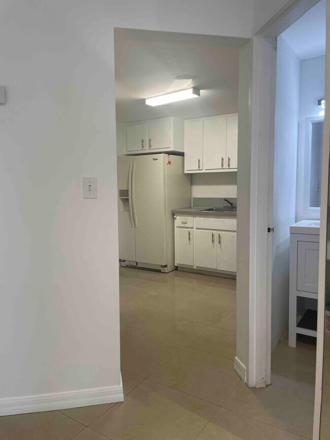 Photo - 801 Brickell Bay Dr Unit 871
