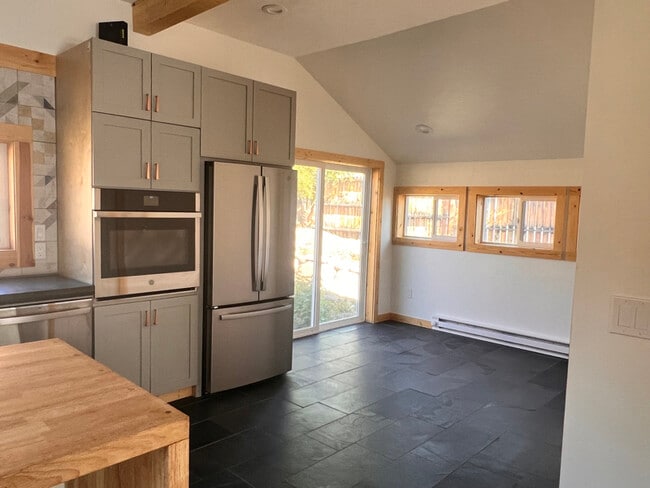 Photo - 333 Cedar Ave