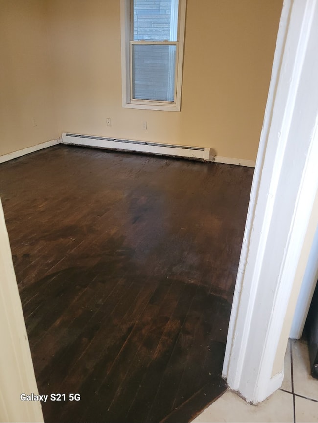 family room - 422 S 7th St Unit 2nd Floor