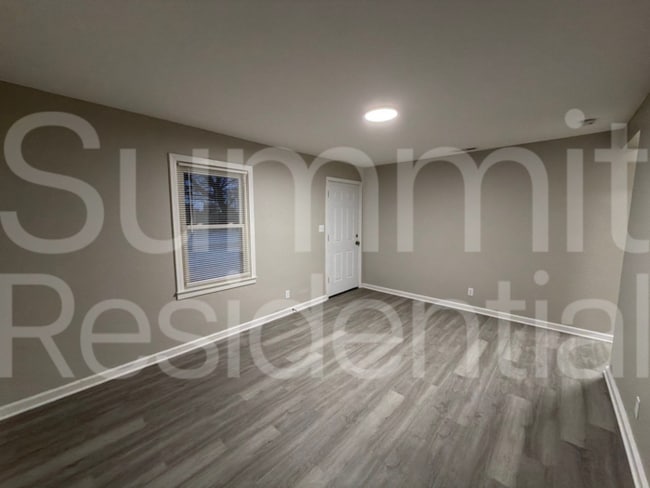 Photo - 3031 Linwood Ave