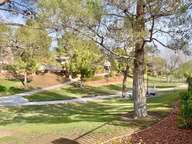 Photo - CHARMING CONDO IN DESIRABLE WEST LAS VEGAS NEAR SUMMERLIN