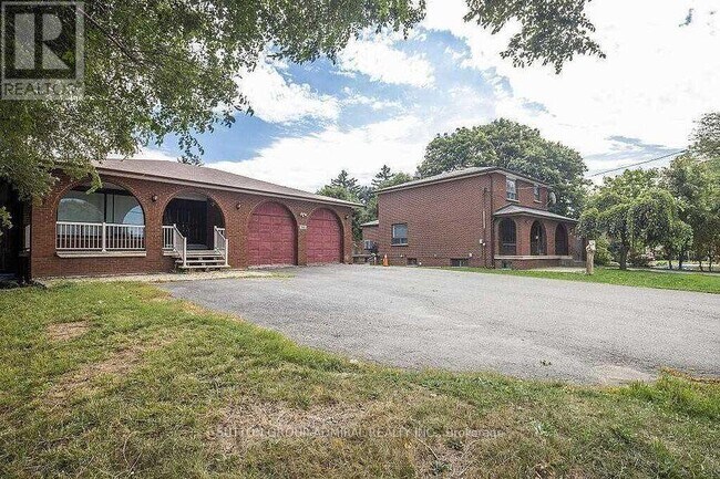 Photo - 7887 Dufferin St