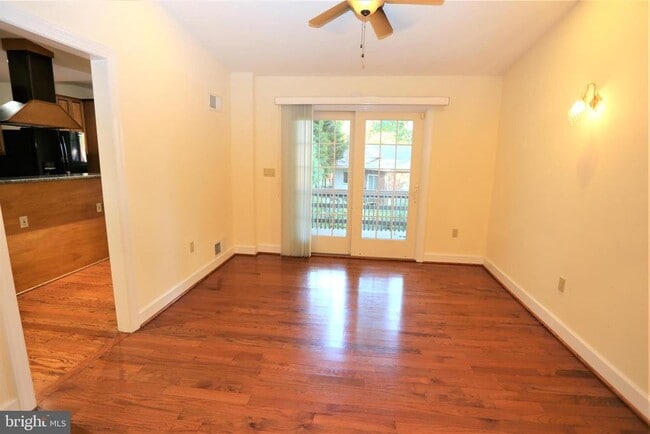 Photo - 9705 Fernwood Rd