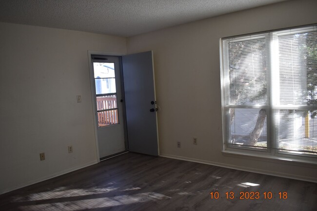 Photo - Spacious 3 bedroom Condo in Wonderful Area
