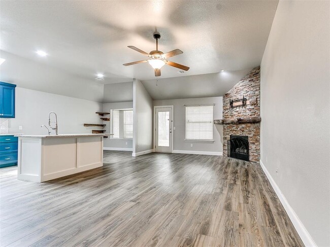 713 Night Hawk Dr