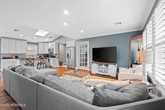 Photo - 1641 Holbrook St