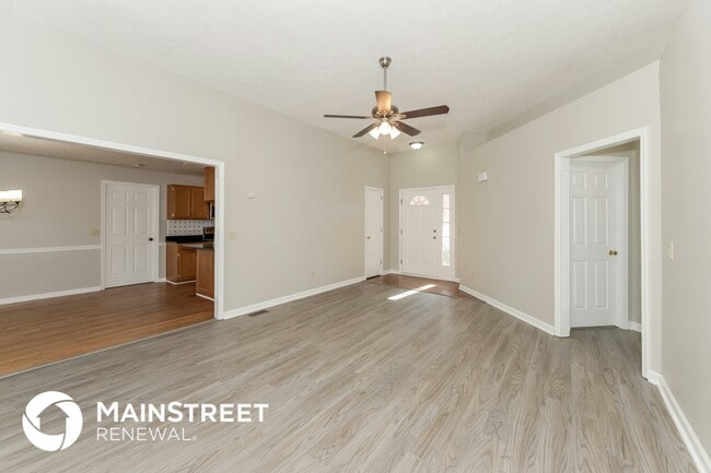 Photo - 138 Waterford Way