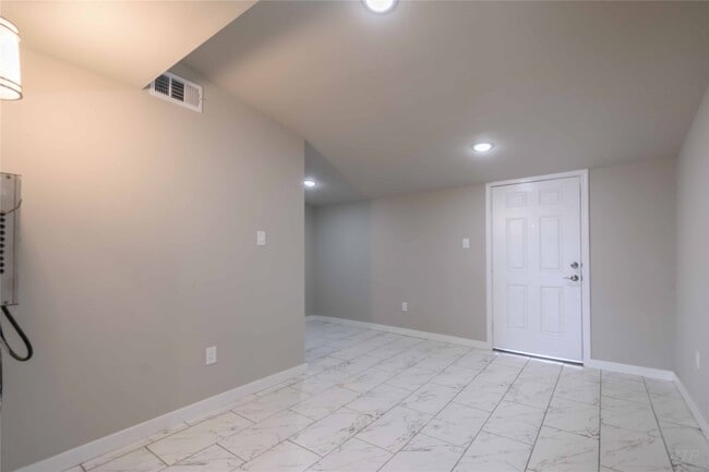 Photo - 12044 Beechnut St