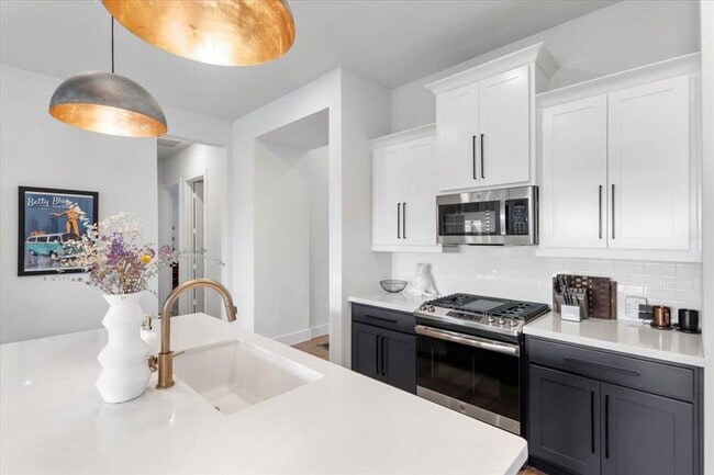 Photo - 7905 Catbird Ln