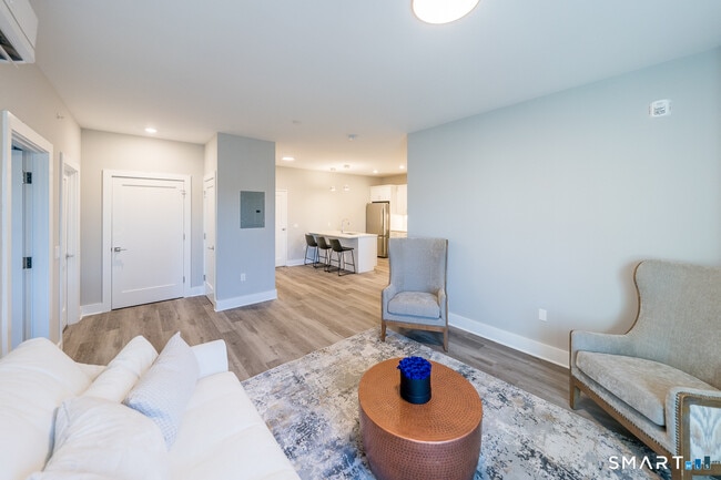 Photo - 783 Kings Hwy E Unit 103