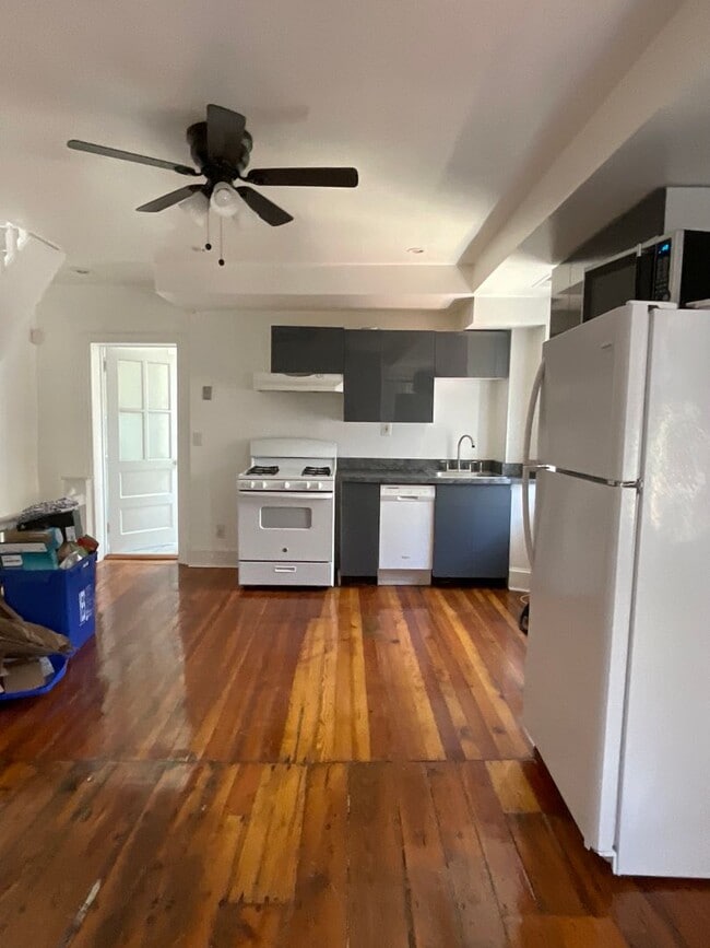 Photo - 624 Catharine St Unit 2nd Floor