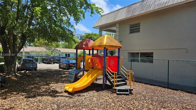 Photo - 17255 SW 95th Ave Unit 211
